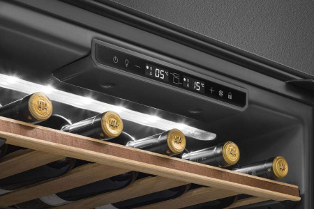 Винный шкаф SMEG CVI129B3