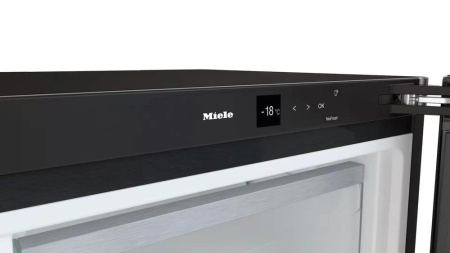 Морозильная камера Miele FNS 4782 D bs